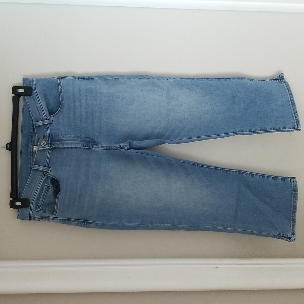 Levi's size 10 capri jeans